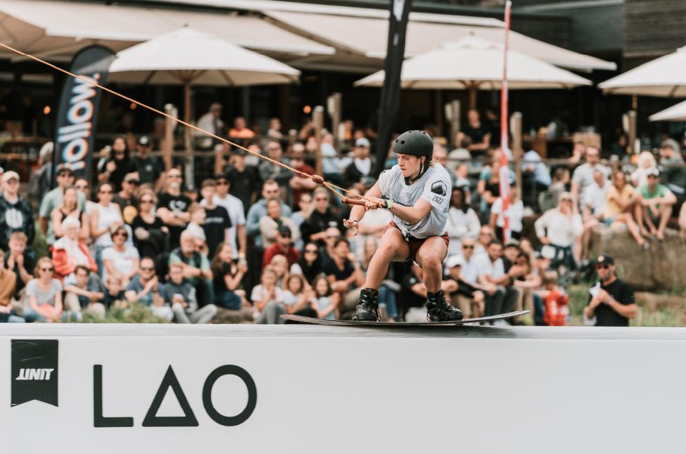 Langenfeld_Open_Wakeboard_Contest_Zuschauer_Wakeboarder auf Rail